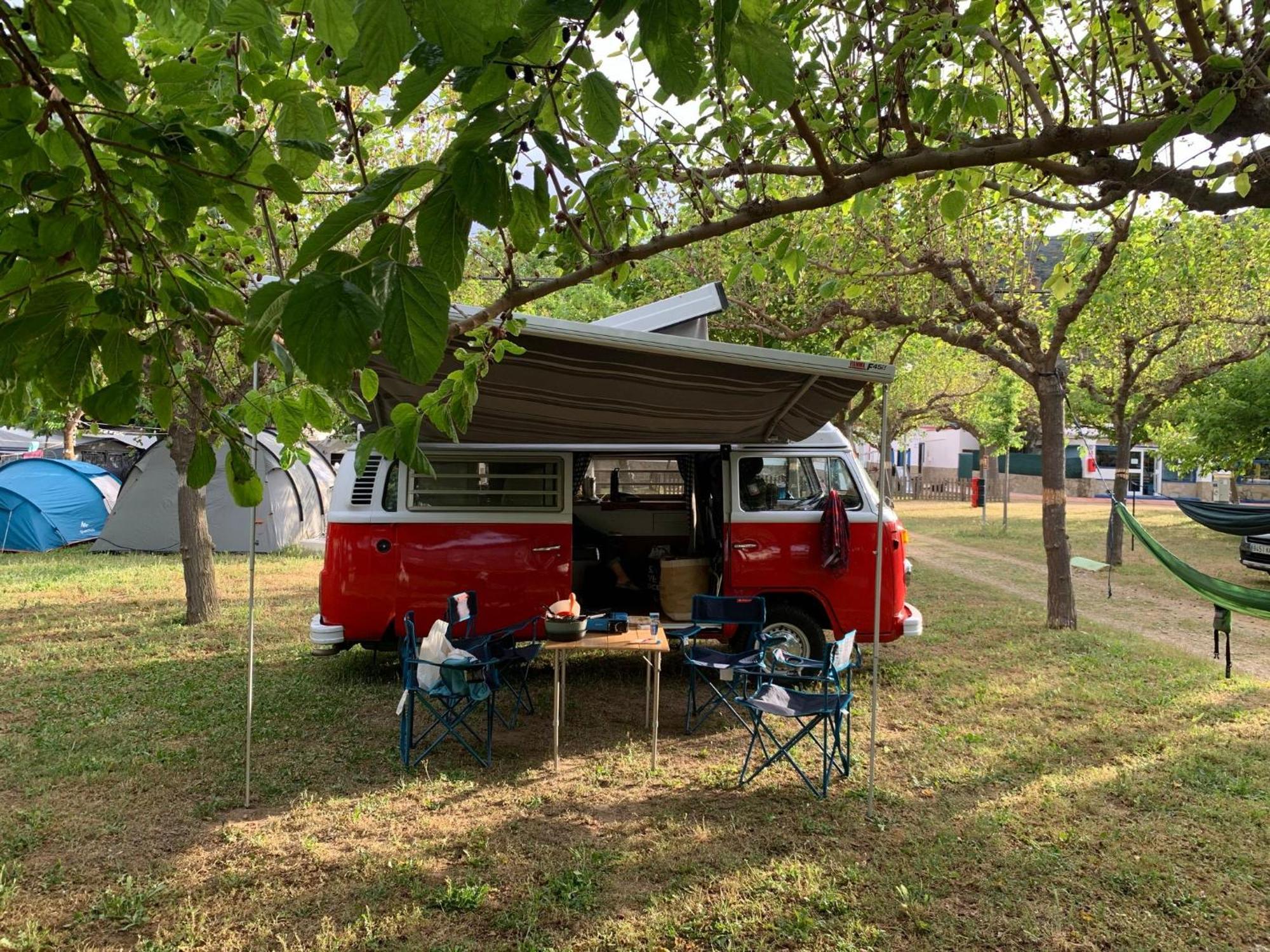 Retro Vw Kombi T2 Campervan L'Hospitalet de Llobregat Eksteriør bilde